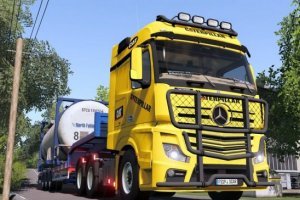Mercedes-Benz Actros Caterpillar 5