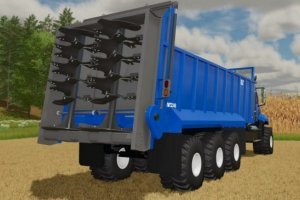 Freighliner 108SD with manure spreader 2